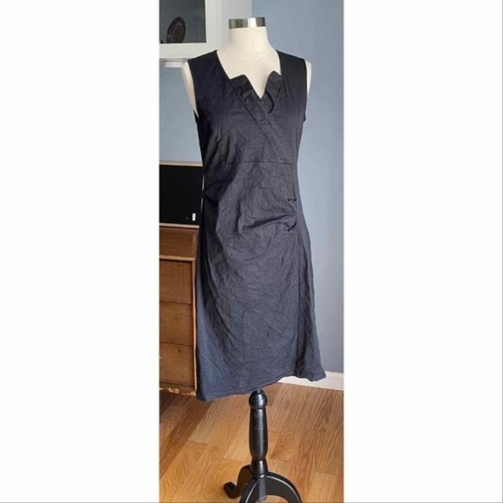 Porto San Francisco Black crinkle ruched sleeveless dress Porto size 2